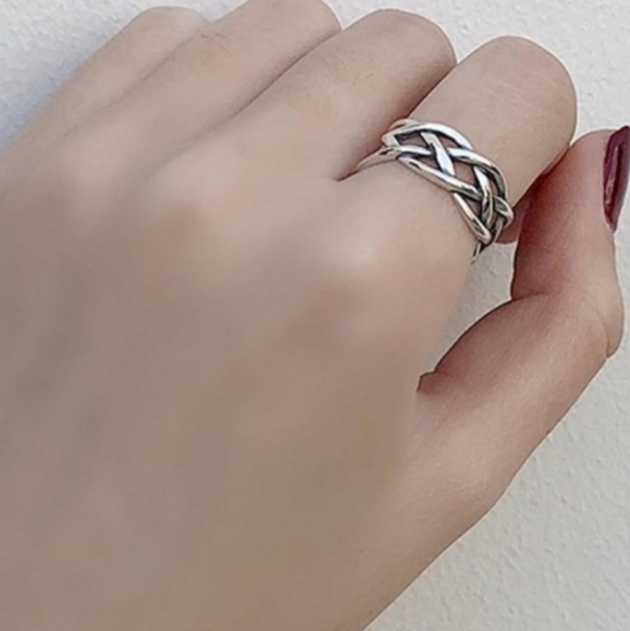NWOT Adjustable Criss Cross Celtic Knot Ring - Picture 1 of 13